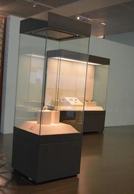 山東博物館展柜定制批發(fā)出售 一體化設(shè)計(jì)與上門(mén)安裝服務(wù)解析